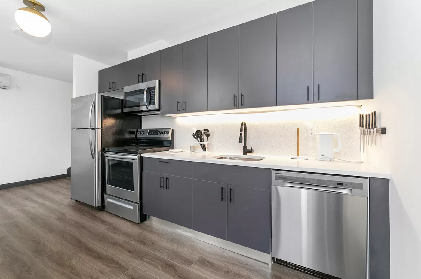 The Apartment at 4 Bedrooms / 2 Bathrooms Apartment (Image 6)