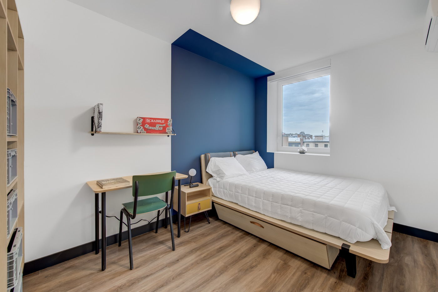 Standard Large: The Room (Image 1)
