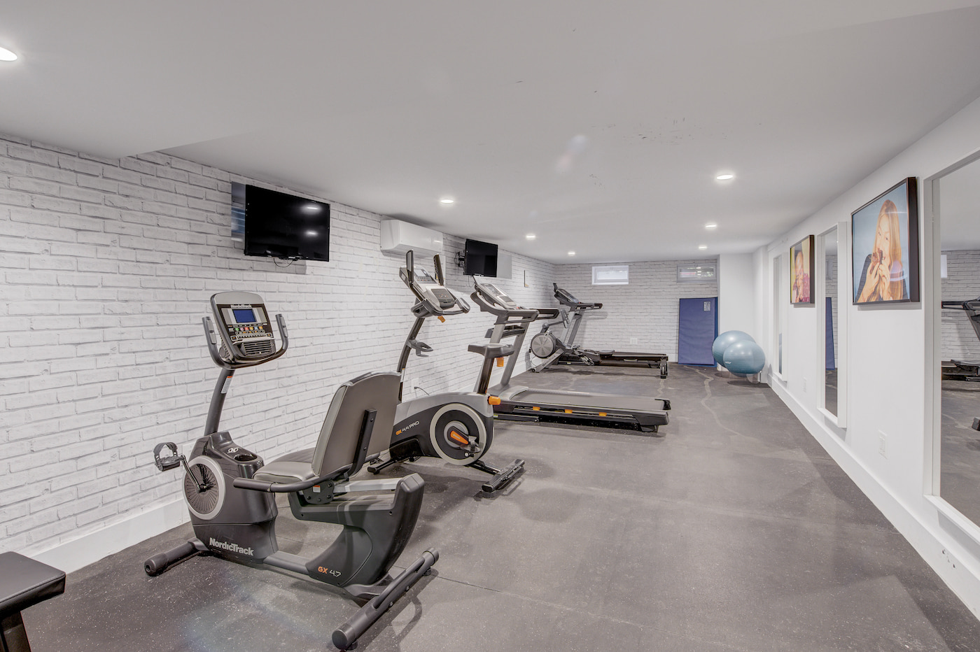 The Woodbine House apartment gym – Outpost Club The Woodbine House apartment gym